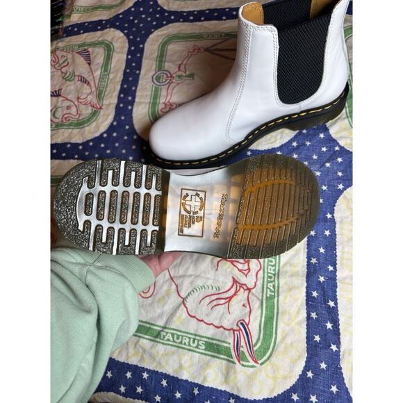 NEW Doc Martens 2976 Smooth Leather White Chelsea Boots Women's Size 10 - Picture 5 of 5